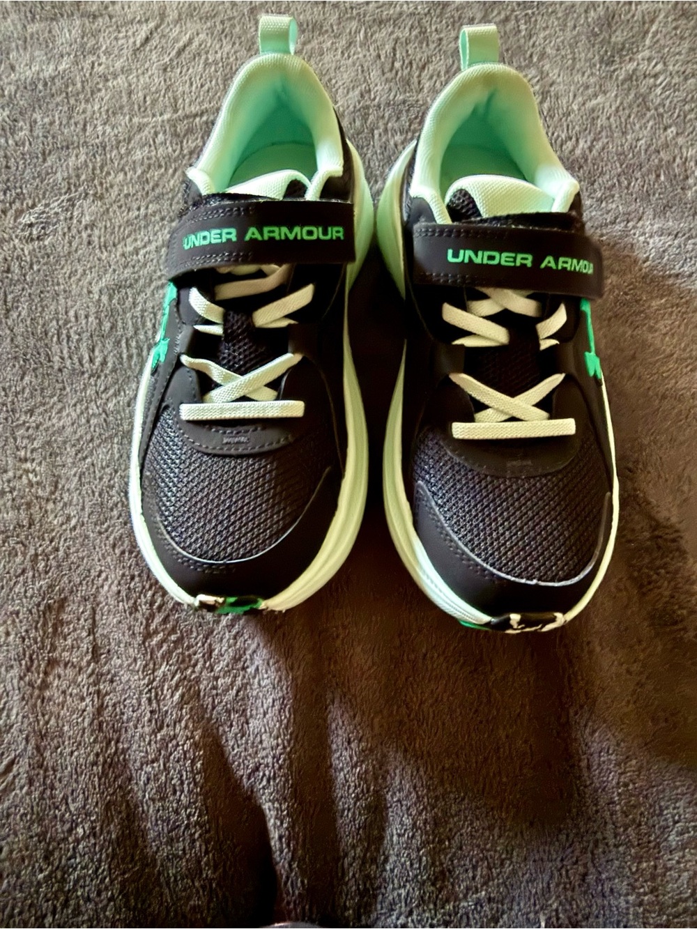 Under Armour Kids Black and Mint Lightweight Sneakers